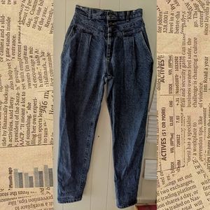 VINTAGE HIGH-WAISTED LEE JEANS